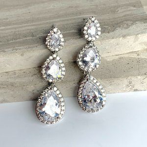 NEW~ Anthropologie SHASHI "Avery" Graduated Diamond Drop Earrings